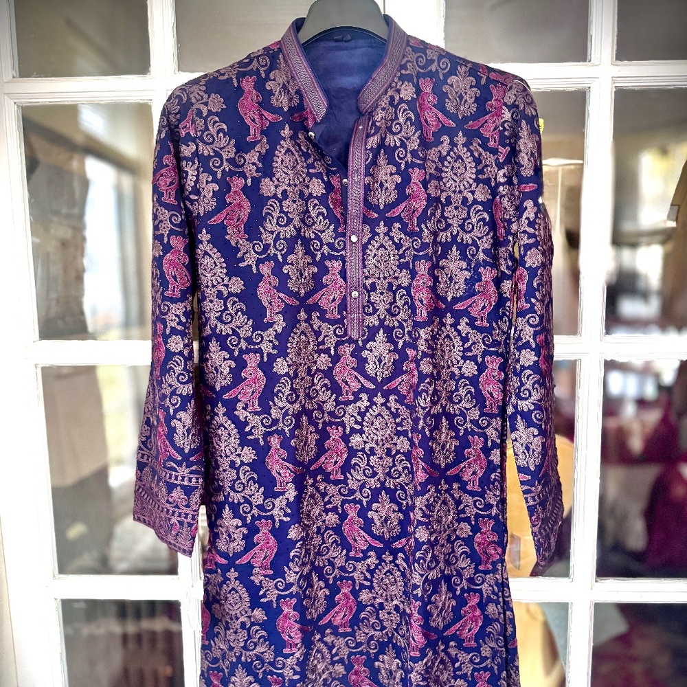 NWT Men’s Indian Wedding Sherwani Embroidered in Navy Blue & Purples Size 40